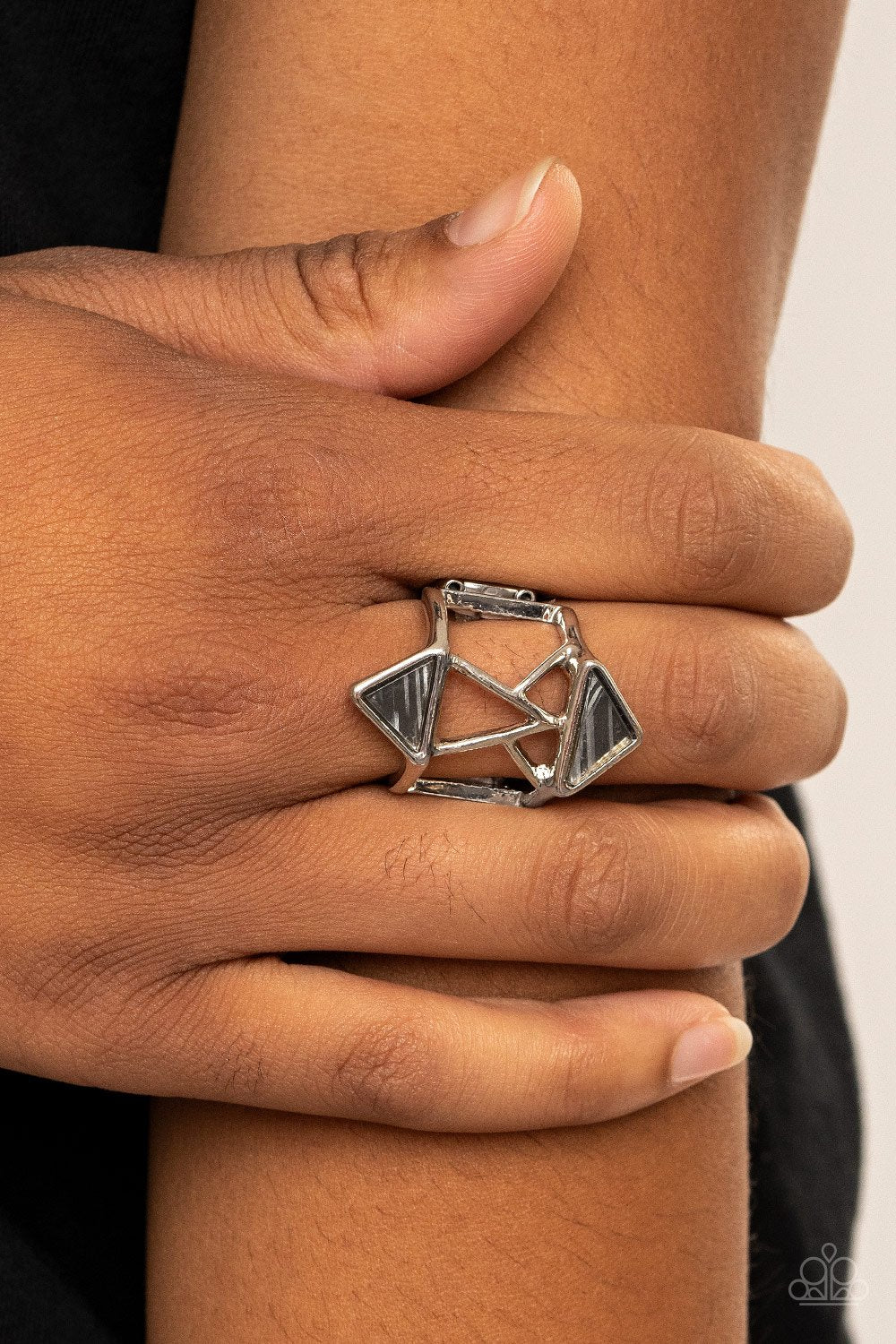 "Making Me Edgy" - Variant(s) #3057 - Paparazzi Accessories