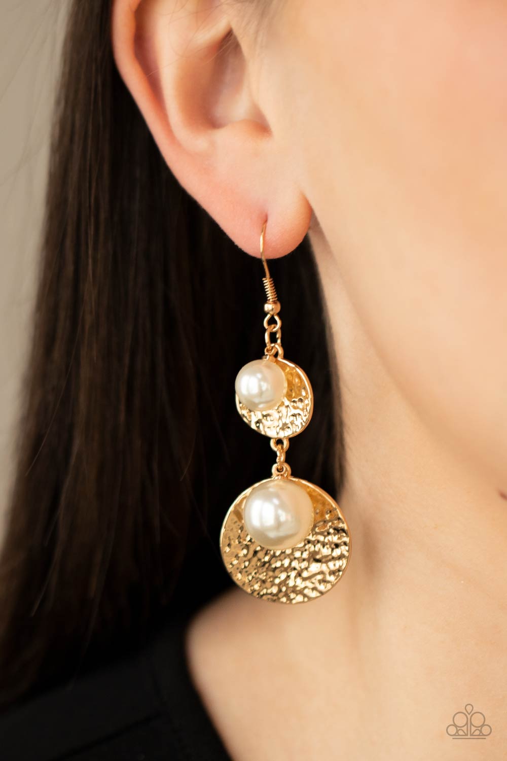 "Pearl Dive" - Variant #129 - Paparazzi Accessories