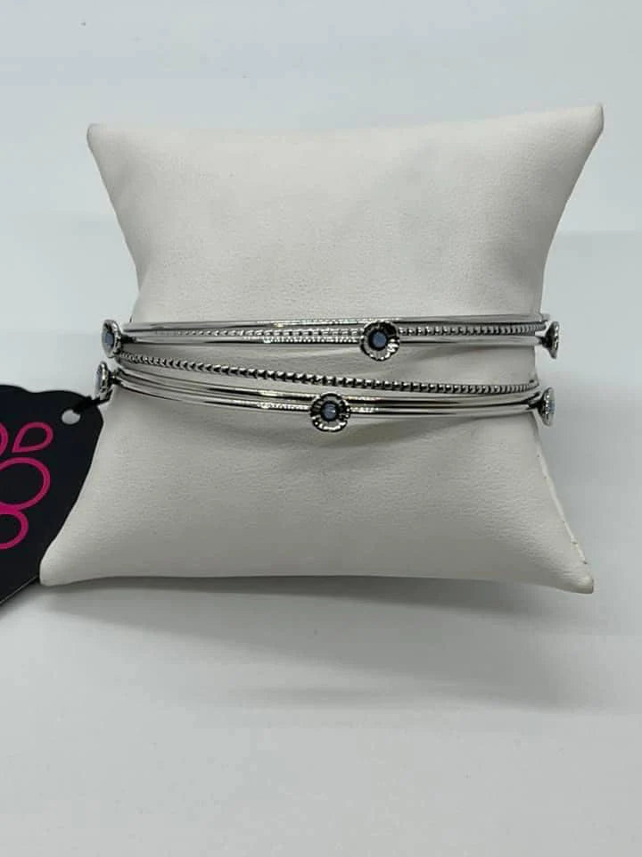 "Flawlessly Floral" - Blue #997 - Paparazzi Accessories