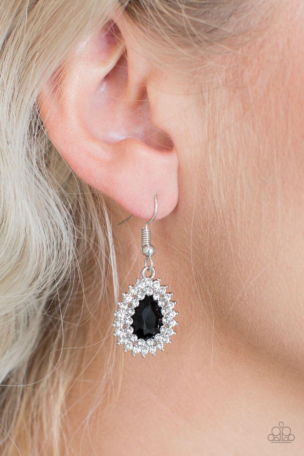 "Star-Crossed Starlet" - Black # 1138-Paparazzi Accessories