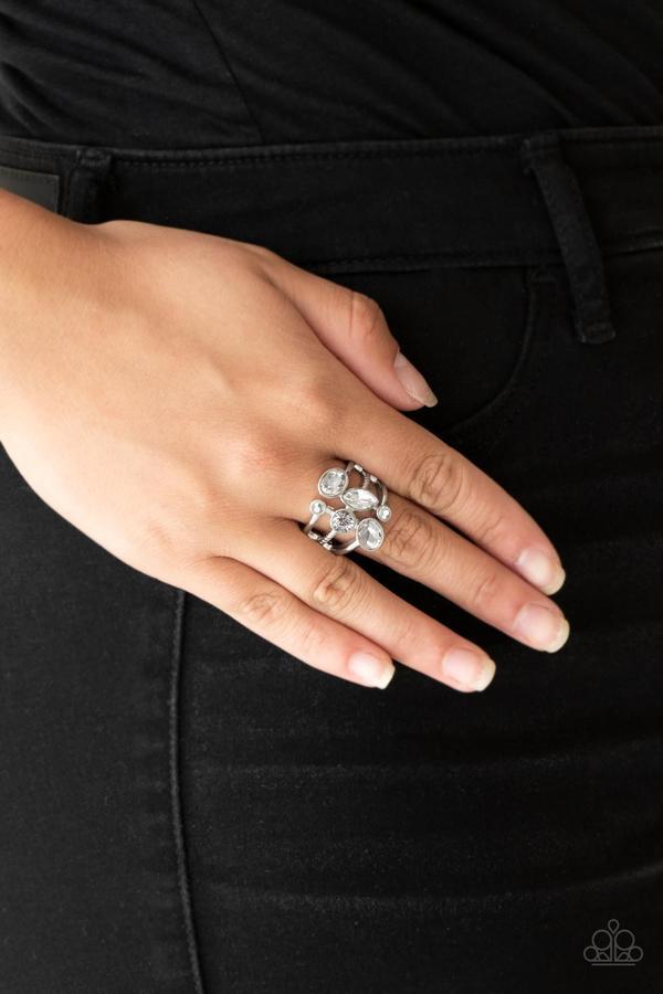 "Metro Mingle" - White / Silver #3084 - Paparazzi Accessories