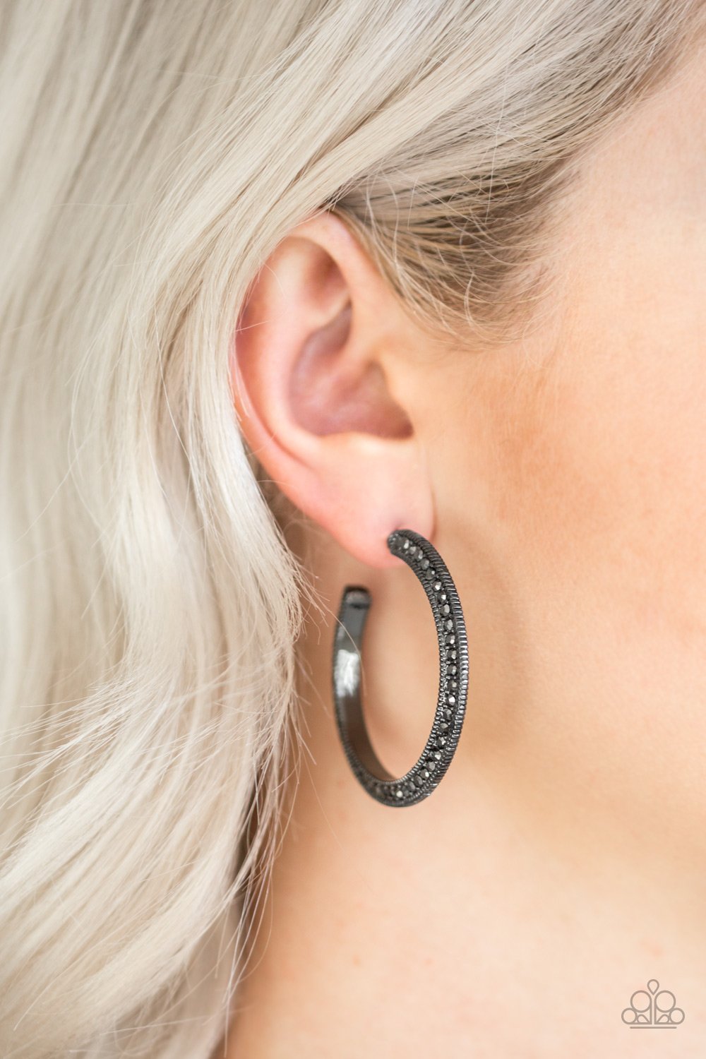 "Dazzling Diamond-naire" - Black #1392 - Paparazzi Accessories