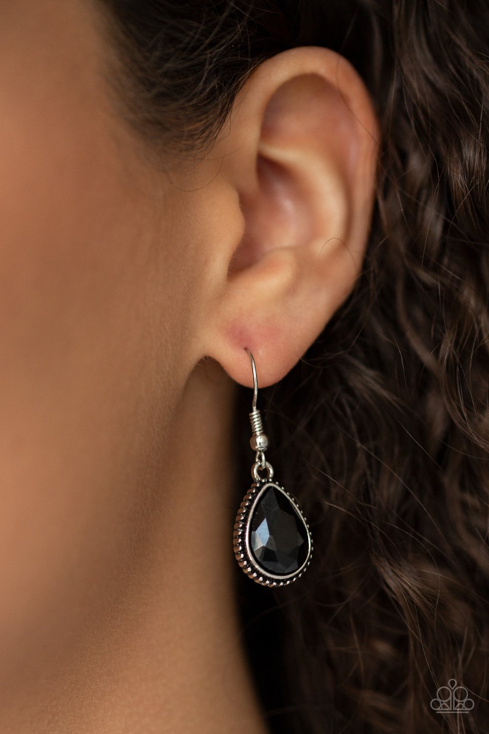 "Socialite Social" - Black #1152 - Paparazzi Accessories