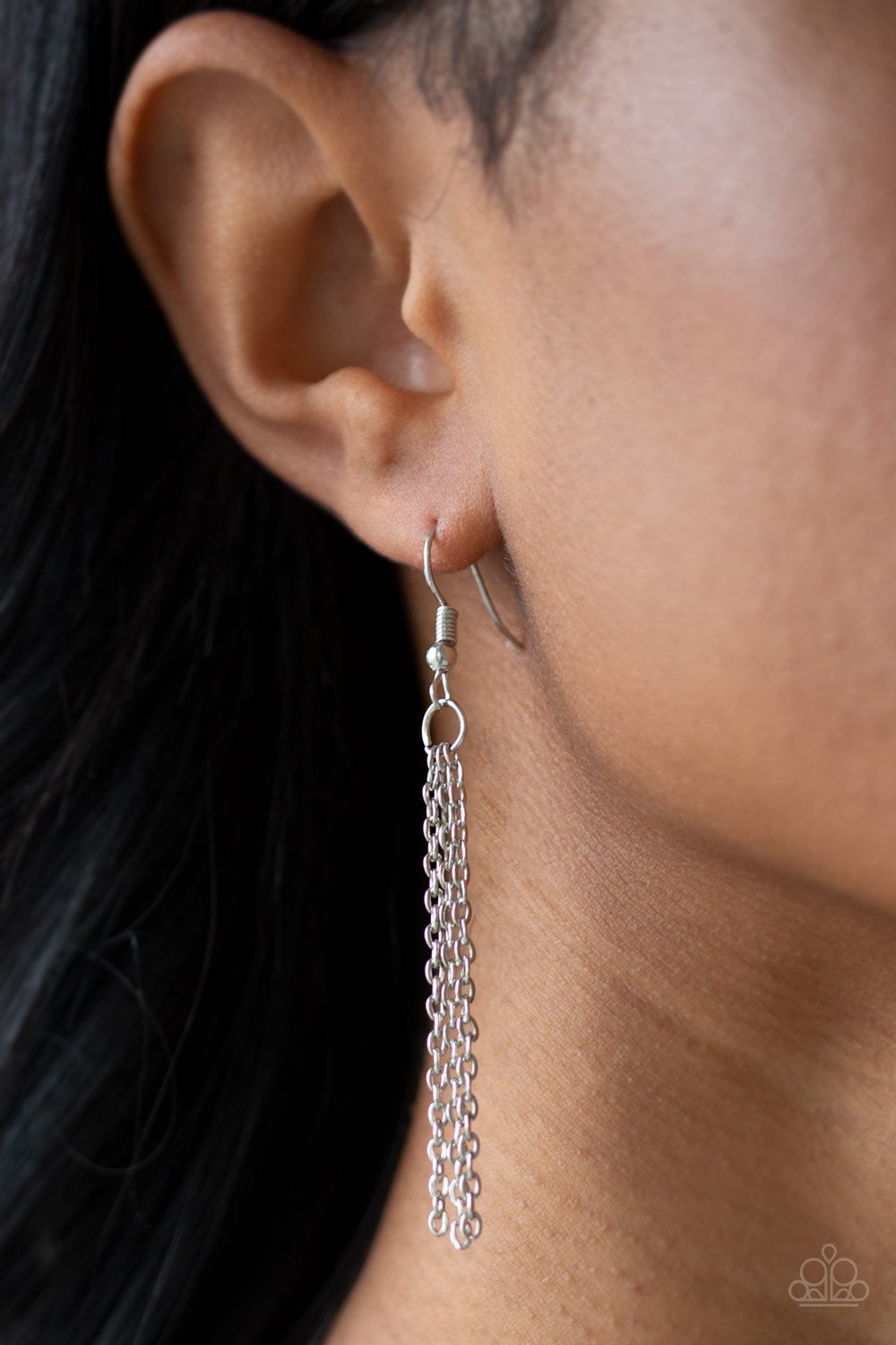 "A Dazzling Distraction" - Green #485 - Paparazzi Accessories