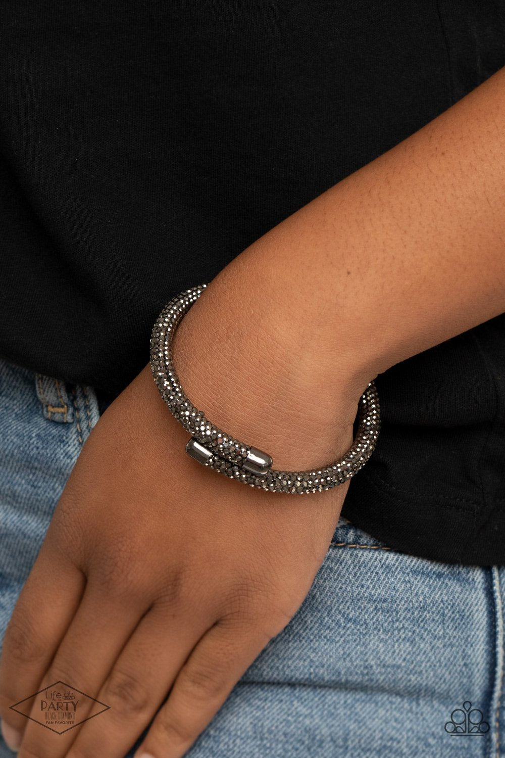 "Stageworthy Sparkle" - Black #667 - Paparazzi Accessories