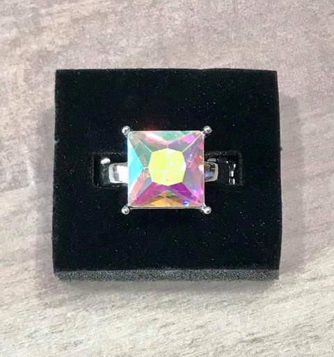 "Ready For My Coronation" - Iridescent #1002 - Paparazzi Accessories