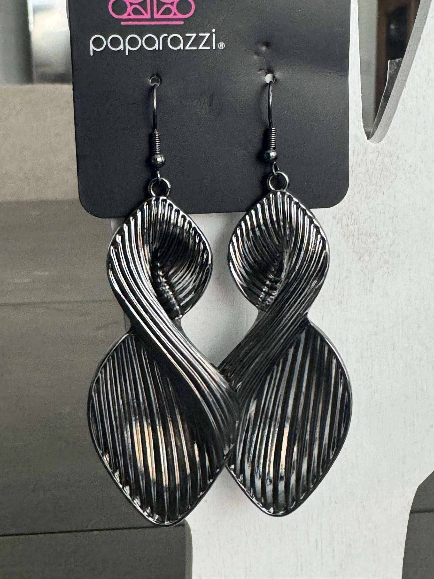 "Skinny Spiral" - Black #1618 - Paparazzi Accessories