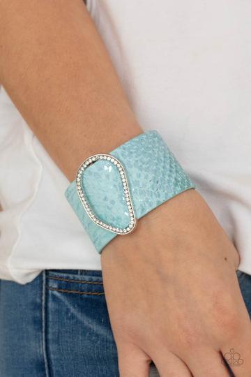 "HISS-tory in the Making" - Blue #937 - Paparazzi Accessories